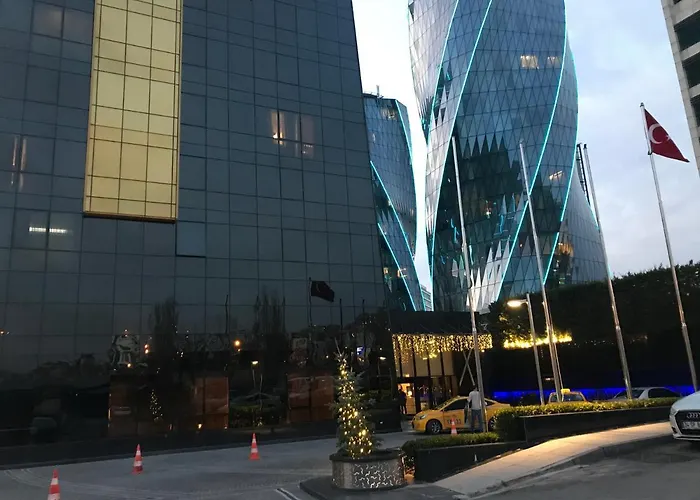 Shine Plaza Szálloda 5*